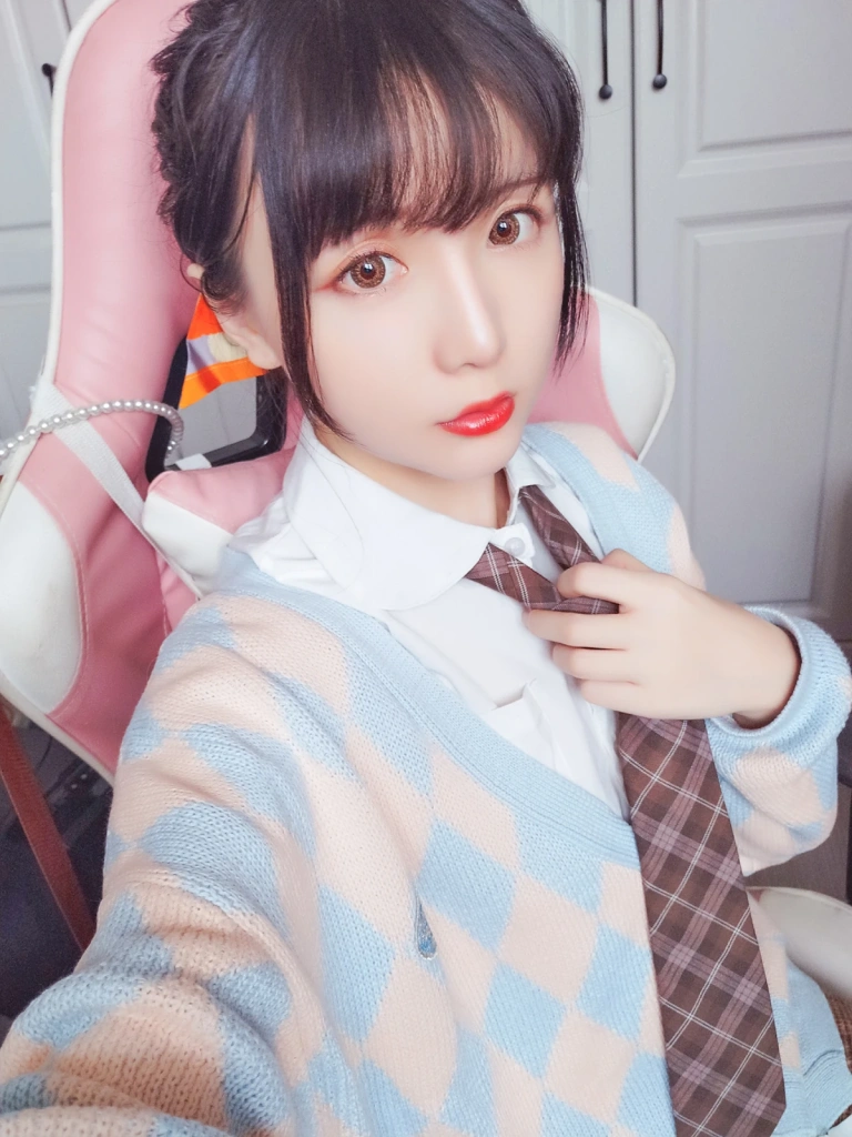 星之迟迟《VOL.7 JK合集包》主题写真：60张全套美图
