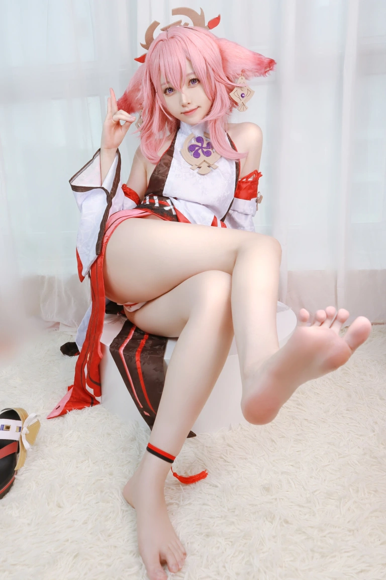 朝霧愛《Yae Miko 八重神子》主题写真：35张全套美图