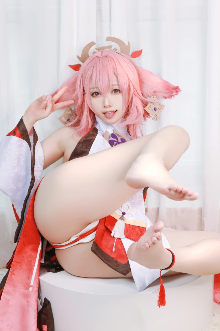 朝霧愛《Yae Miko 八重神子》主题写真：35张全套美图