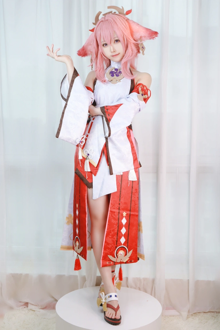 朝霧愛《Yae Miko 八重神子》主题写真：35张全套美图