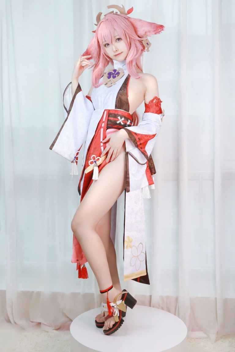 朝霧愛《Yae Miko 八重神子》主题写真：35张全套美图