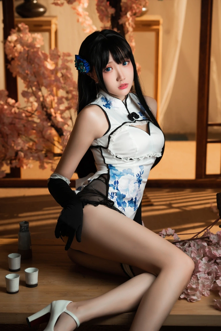 瓜希酱《瓶儿》主题写真：12张全套美图