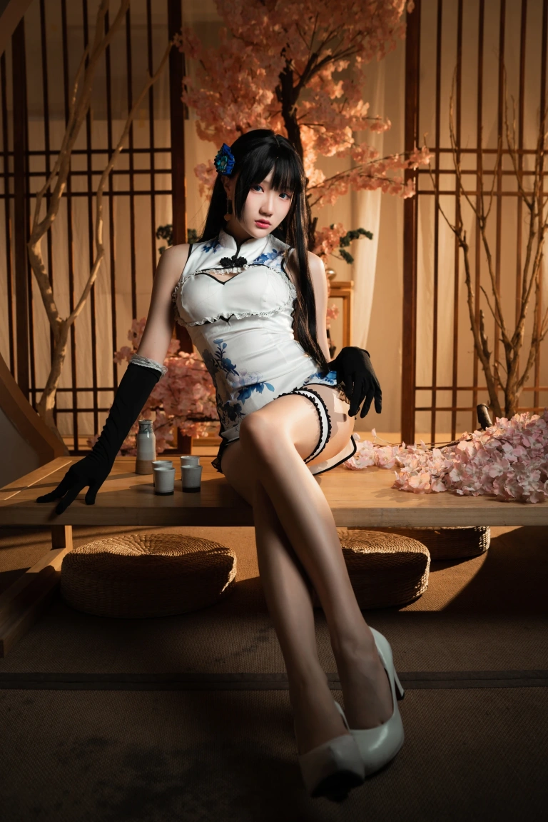 瓜希酱《瓶儿》主题写真：12张全套美图