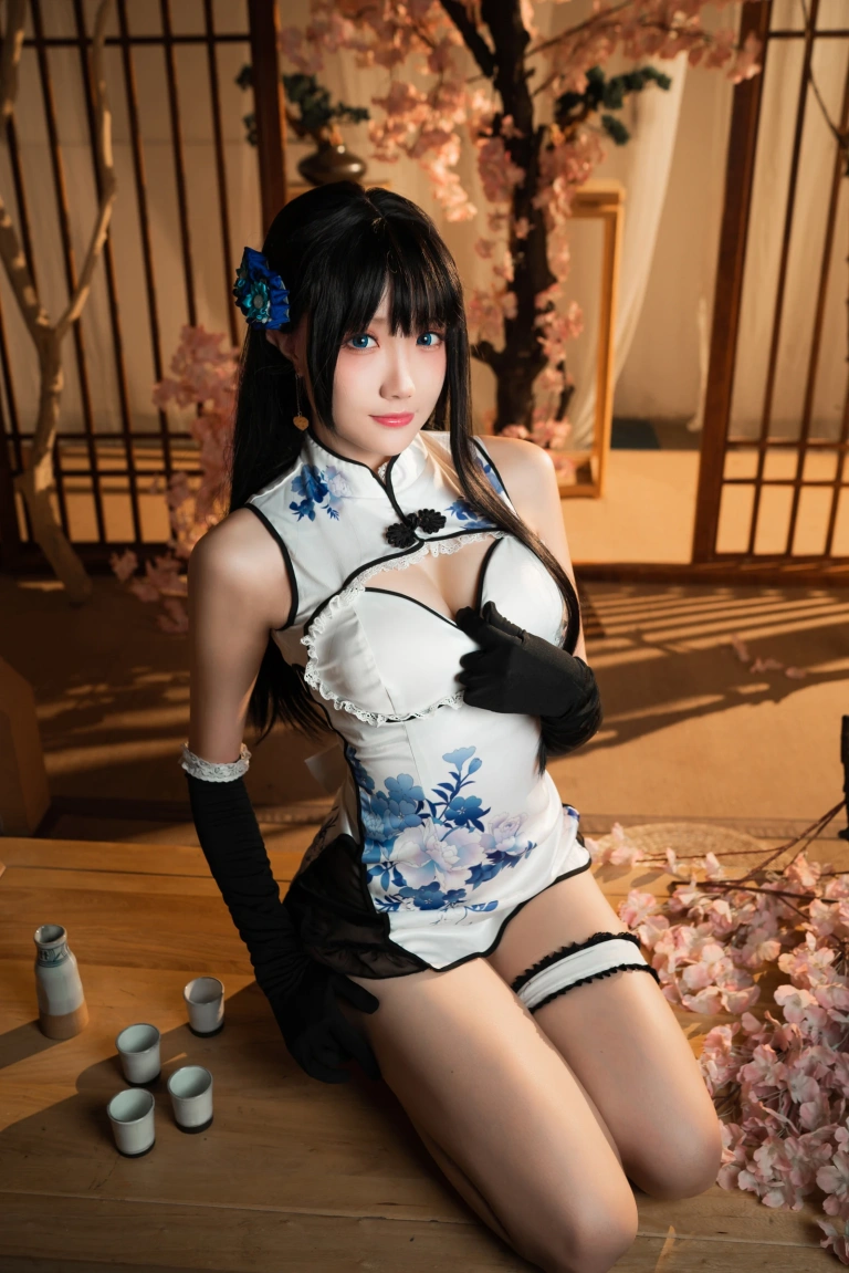瓜希酱《瓶儿》主题写真：12张全套美图