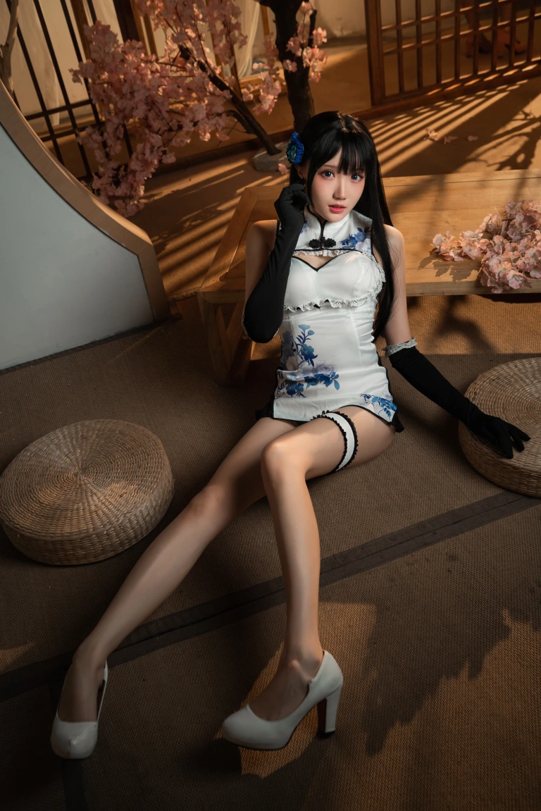 瓜希酱《瓶儿》主题写真：12张全套美图