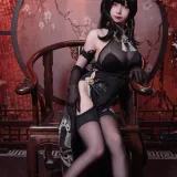 末夜《镇海旗袍》主题写真：15张全套美图