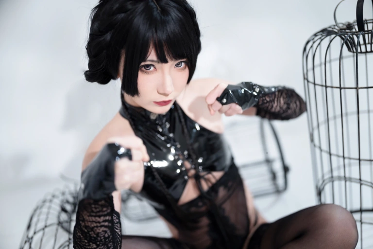 是三不是世《功夫旗袍》主题写真：18张全套美图