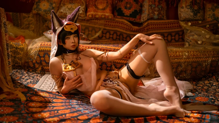 上杉绘黎落《碧蓝航线 武藏同人舞娘》主题写真：18张全套美图