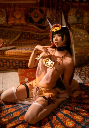 上杉绘黎落《碧蓝航线 武藏同人舞娘》主题写真：18张全套美图