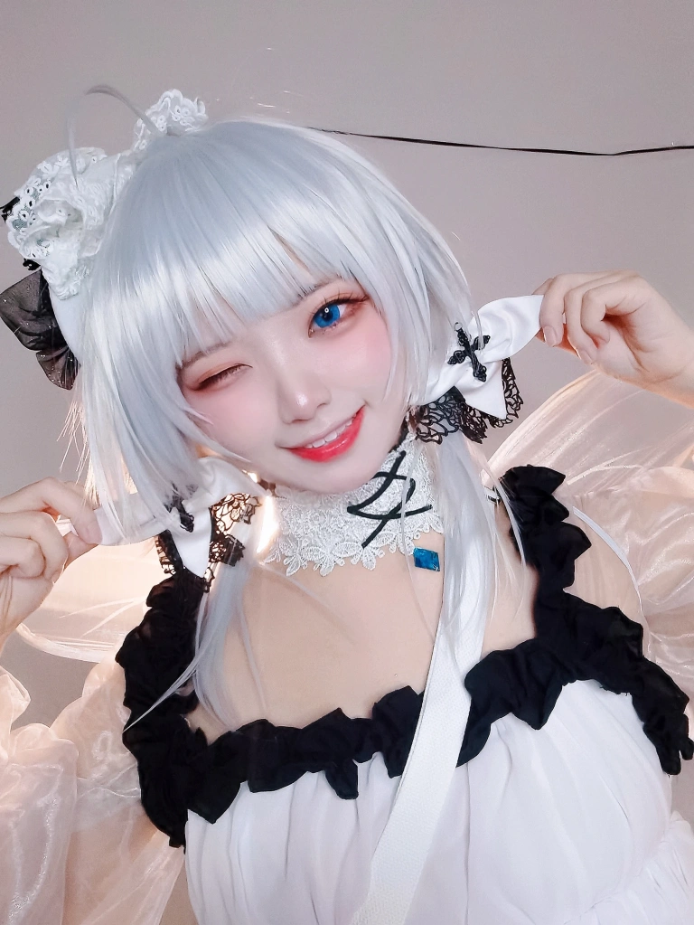 伊喵君《碧蓝航线 小光辉》主题写真：19张全套美图
