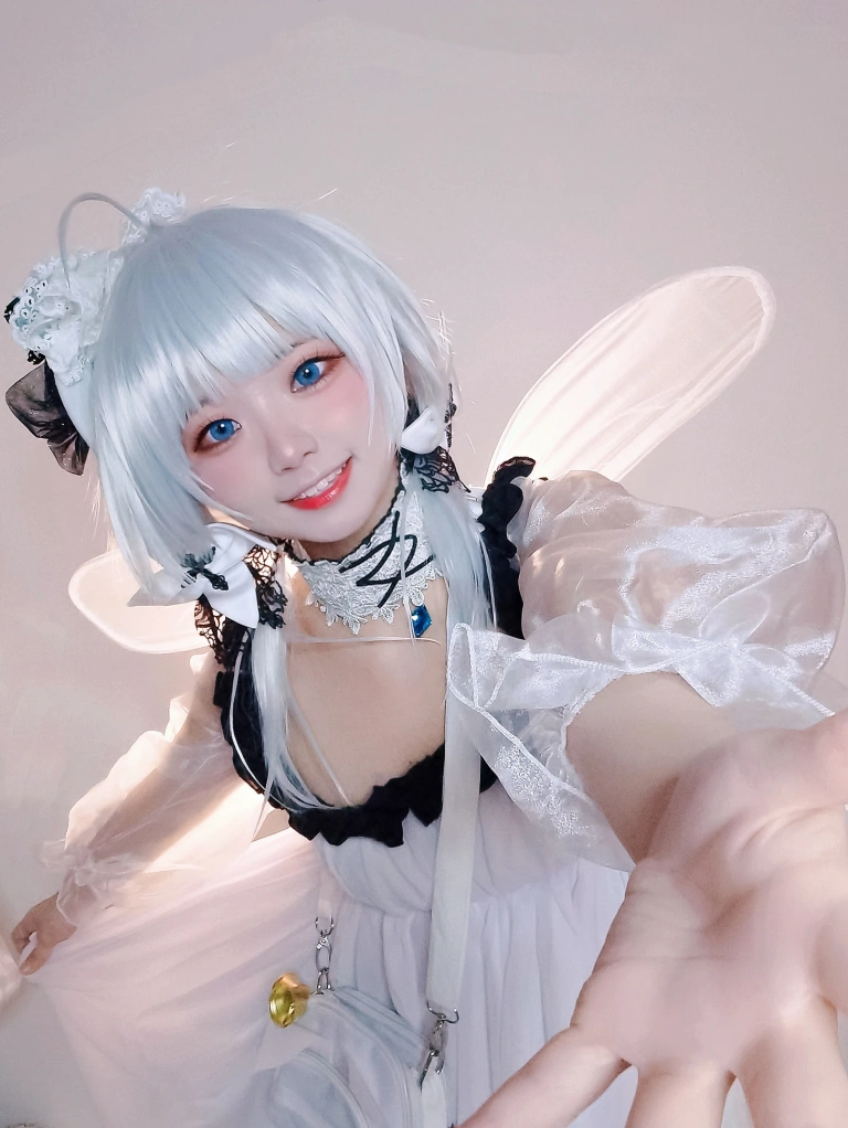 伊喵君《碧蓝航线 小光辉》主题写真：19张全套美图