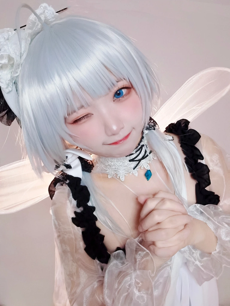 伊喵君《碧蓝航线 小光辉》主题写真：19张全套美图