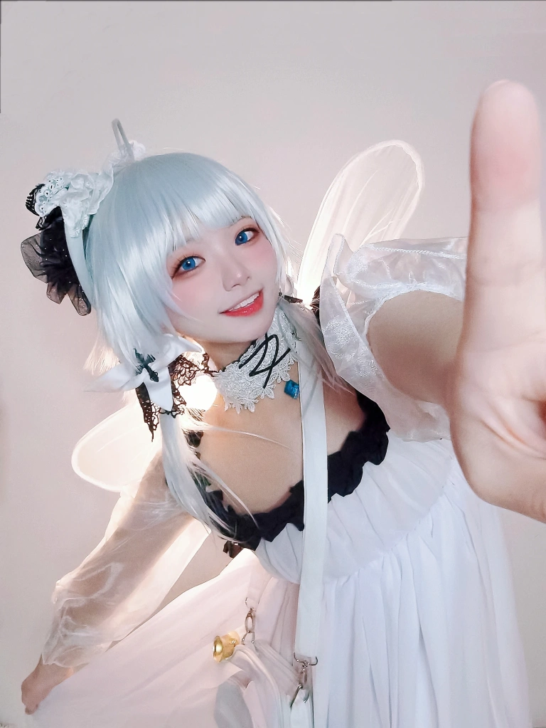 伊喵君《碧蓝航线 小光辉》主题写真：19张全套美图