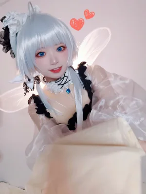 伊喵君《碧蓝航线 小光辉》主题写真：19张全套美图