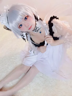 伊喵君《碧蓝航线 小光辉》主题写真：19张全套美图