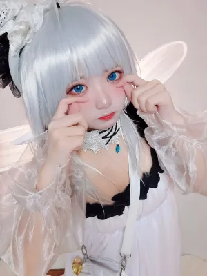 伊喵君《碧蓝航线 小光辉》主题写真：19张全套美图