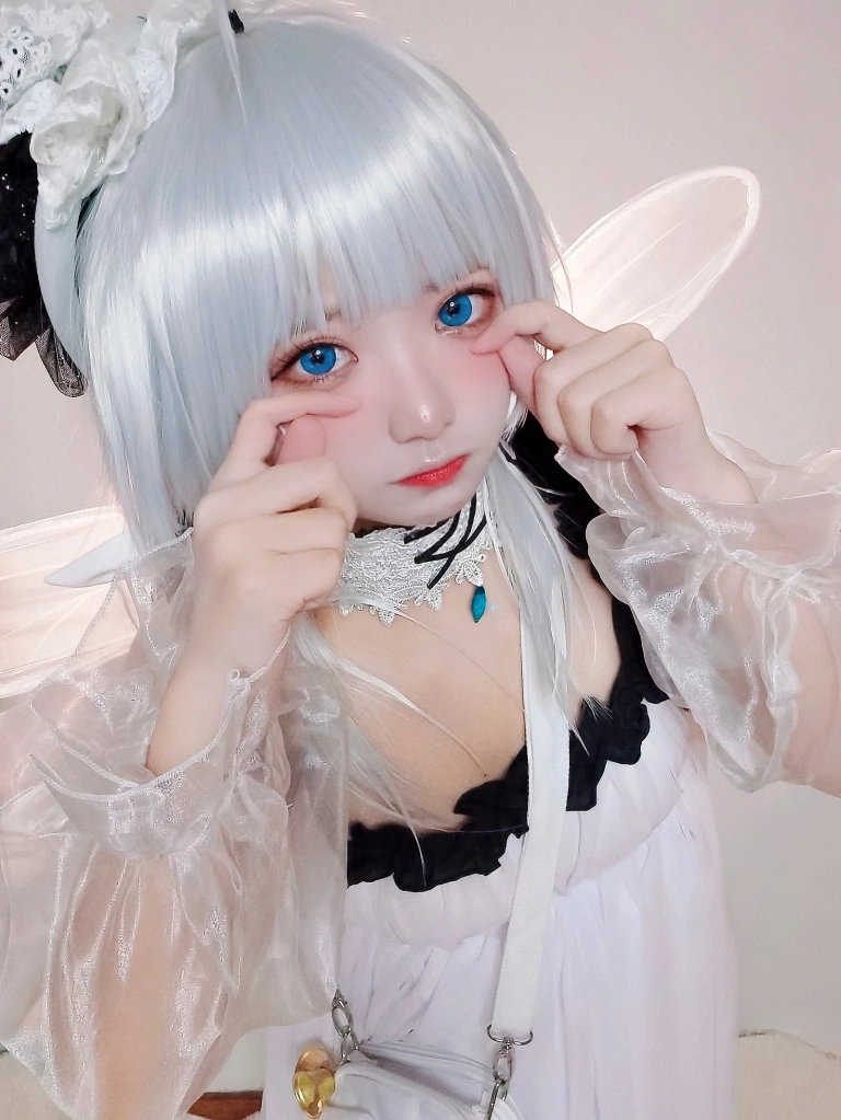 伊喵君《碧蓝航线 小光辉》主题写真：19张全套美图