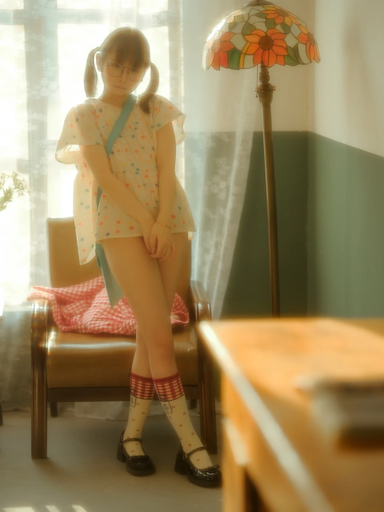幼水铃衣《童年回忆》主题写真：20张全套美图