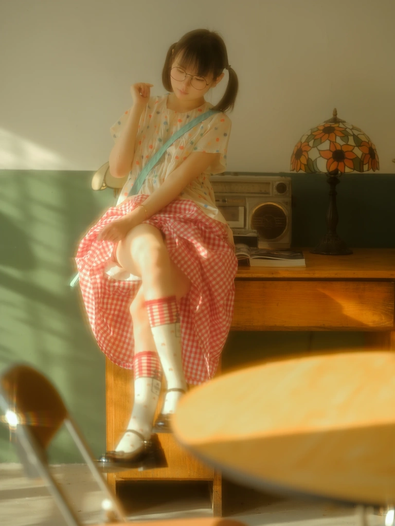 幼水铃衣《童年回忆》主题写真：20张全套美图