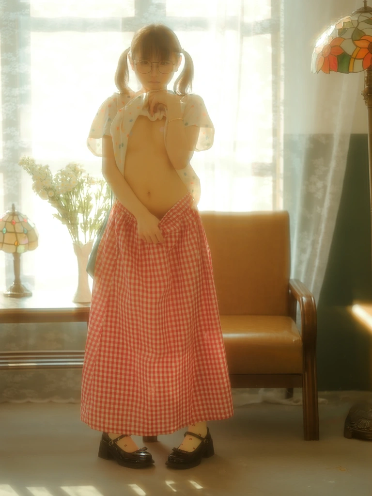 幼水铃衣《童年回忆》主题写真：20张全套美图