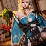 凛子酱《希娜小姐》主题写真：21张全套美图