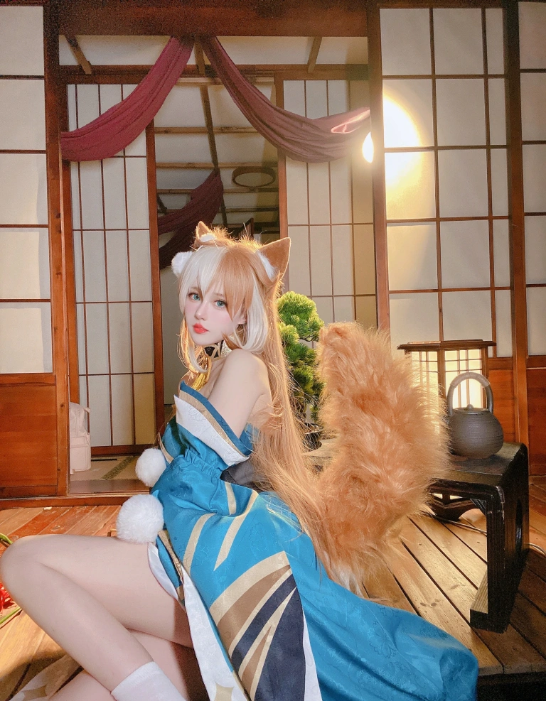 凛子酱《希娜小姐》主题写真：21张全套美图