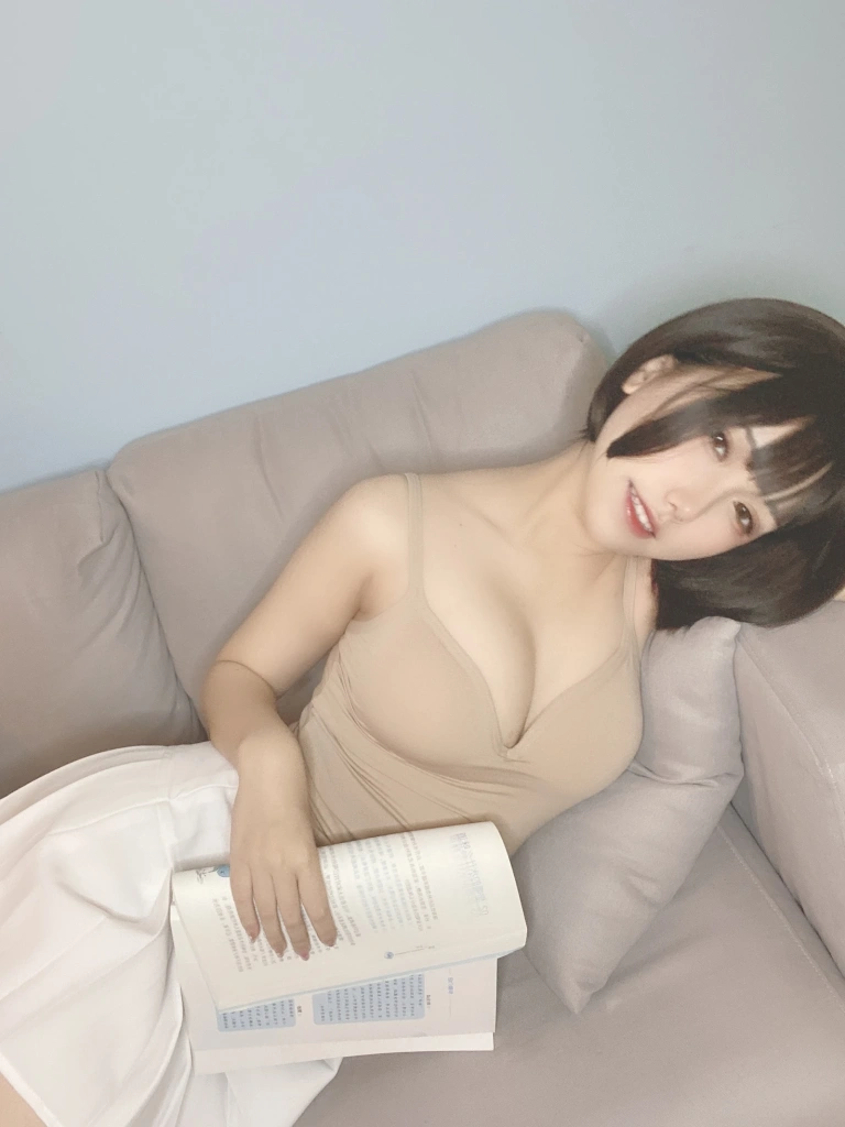 芋圆侑子《邻家姐姐》主题写真：225张全套美图，含10个视频