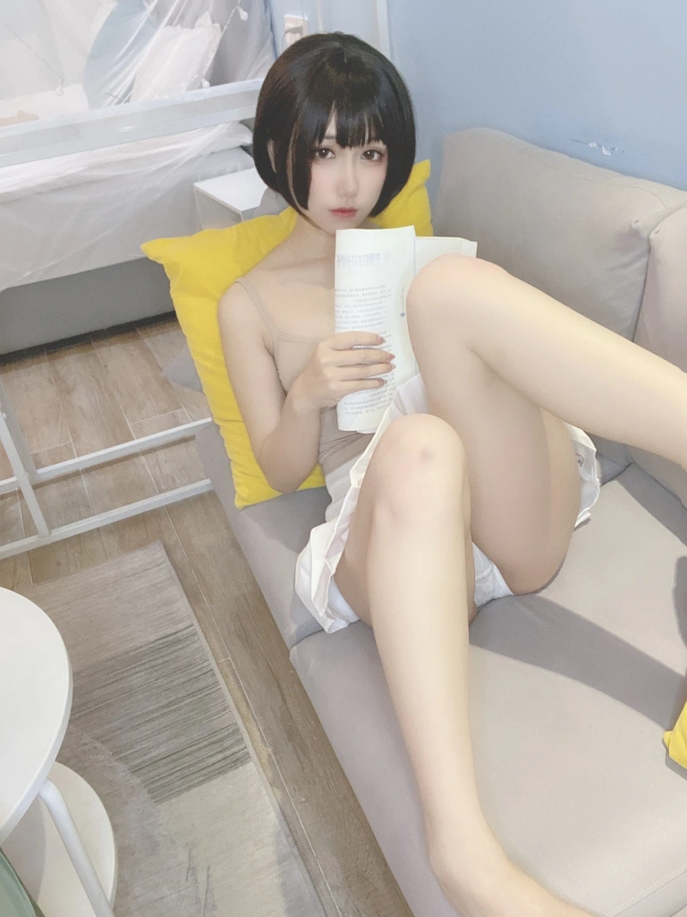 芋圆侑子《邻家姐姐》主题写真：225张全套美图，含10个视频