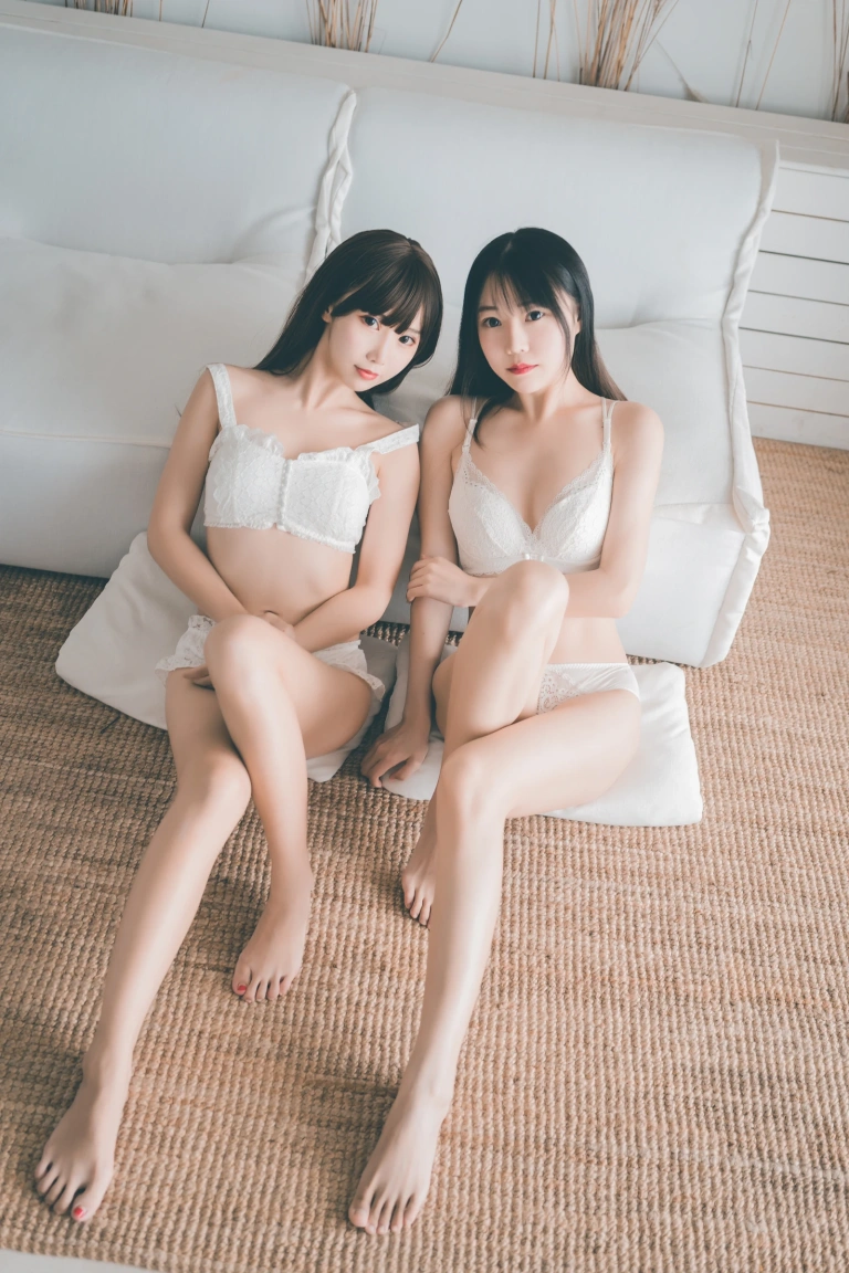 香草喵露露《饼饼和香草喵》主题写真：23张全套美图