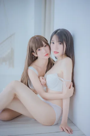 香草喵露露《饼饼和香草喵》主题写真：23张全套美图