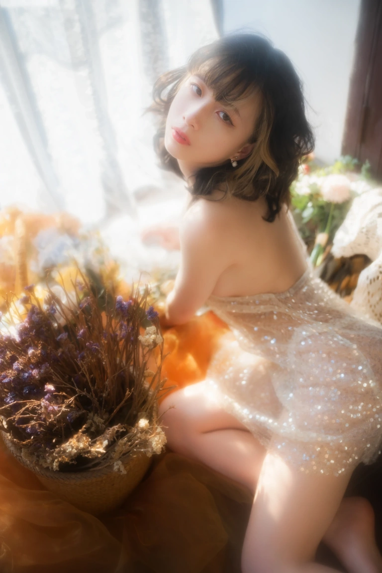 清青琴玖《窗外落霞》主题写真：23张全套美图