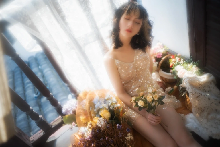 清青琴玖《窗外落霞》主题写真：23张全套美图