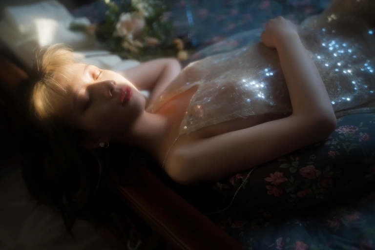 清青琴玖《窗外落霞》主题写真：23张全套美图