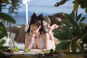 是本末末《爱宕泳装》主题写真：23张全套美图