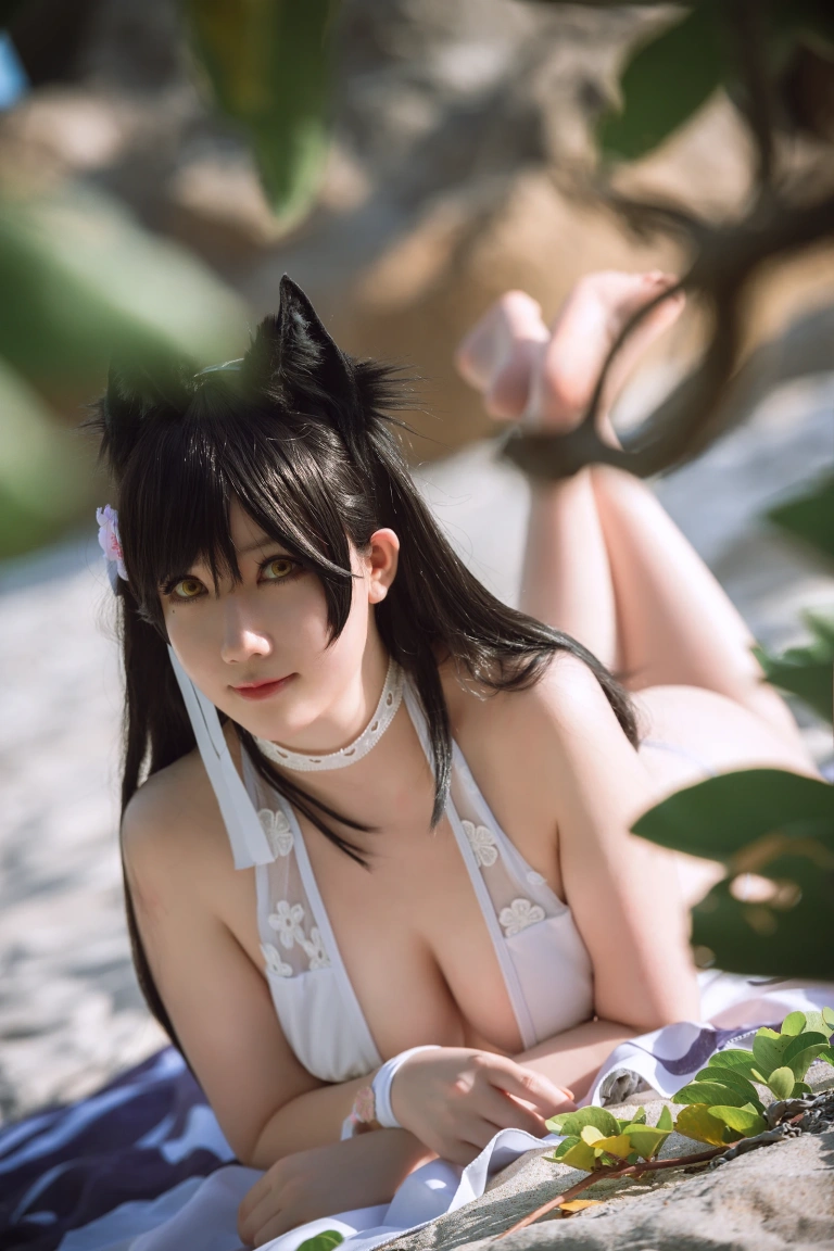 是本末末《爱宕泳装》主题写真：23张全套美图