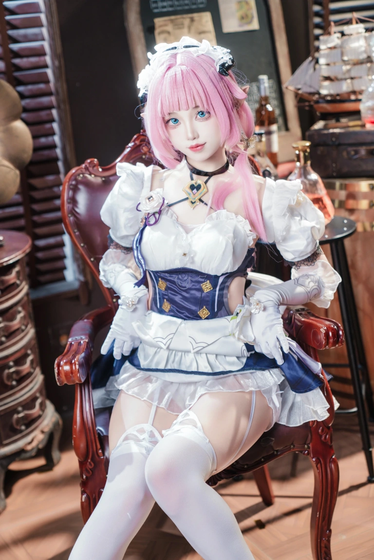 狐玖玖《崩坏三 爱莉希雅 女仆》主题写真：23张全套美图