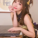 小女巫露娜《金丝旗袍》主题写真：28张全套美图