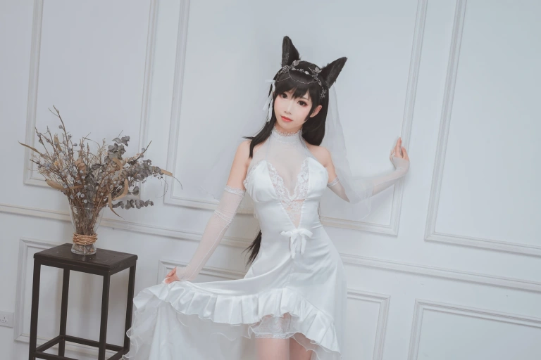 面饼仙儿《爱宕花嫁》主题写真：29张全套美图