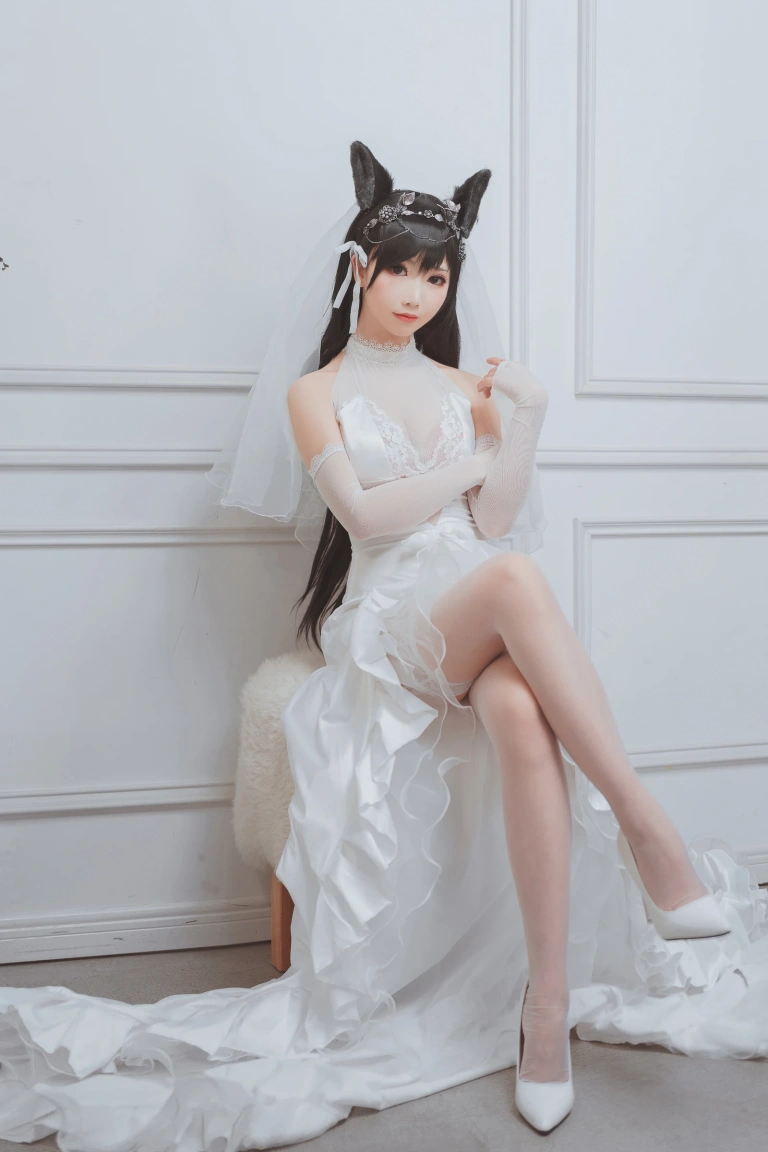 面饼仙儿《爱宕花嫁》主题写真：29张全套美图