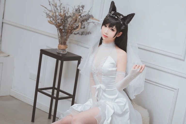 面饼仙儿《爱宕花嫁》主题写真：29张全套美图
