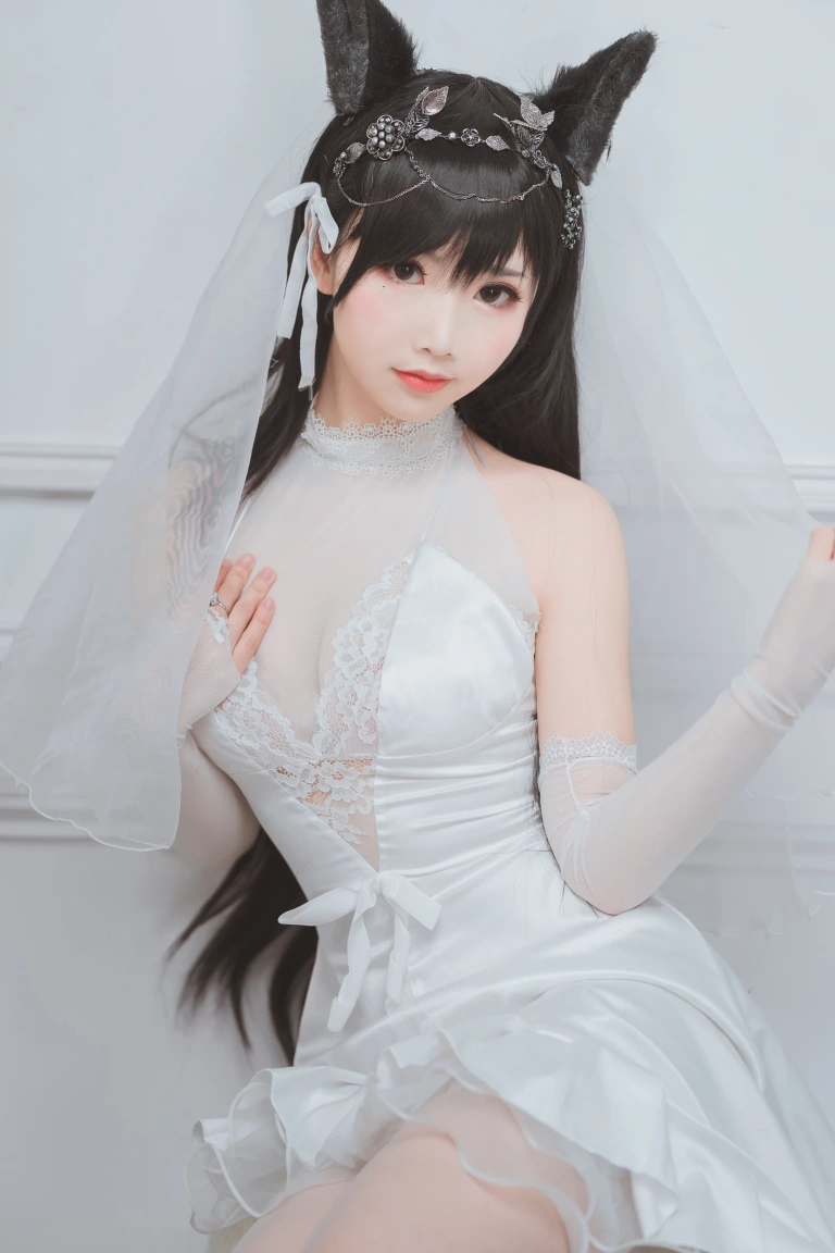 面饼仙儿《爱宕花嫁》主题写真：29张全套美图