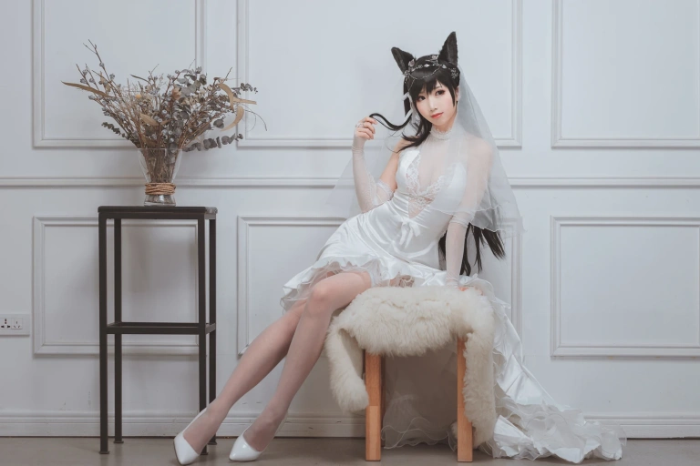 面饼仙儿《爱宕花嫁》主题写真：29张全套美图