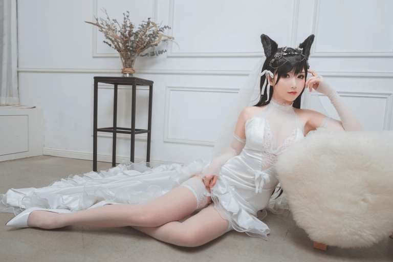 面饼仙儿《爱宕花嫁》主题写真：29张全套美图