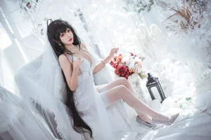 仙女月《大凤纯白婚纱》主题写真：30张全套美图