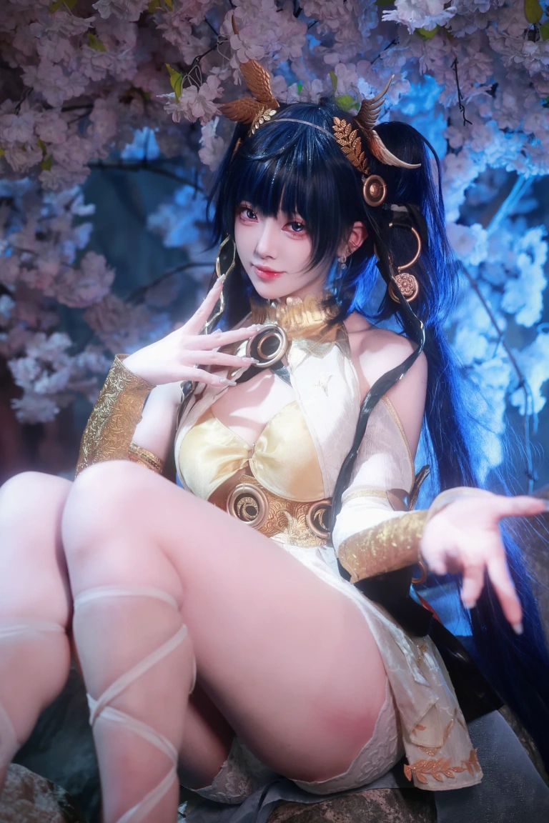 前野太太《鸣潮 尤诺》主题写真：31张全套美图