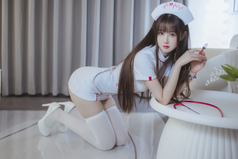 羽生三未《护士》主题写真：32张全套美图
