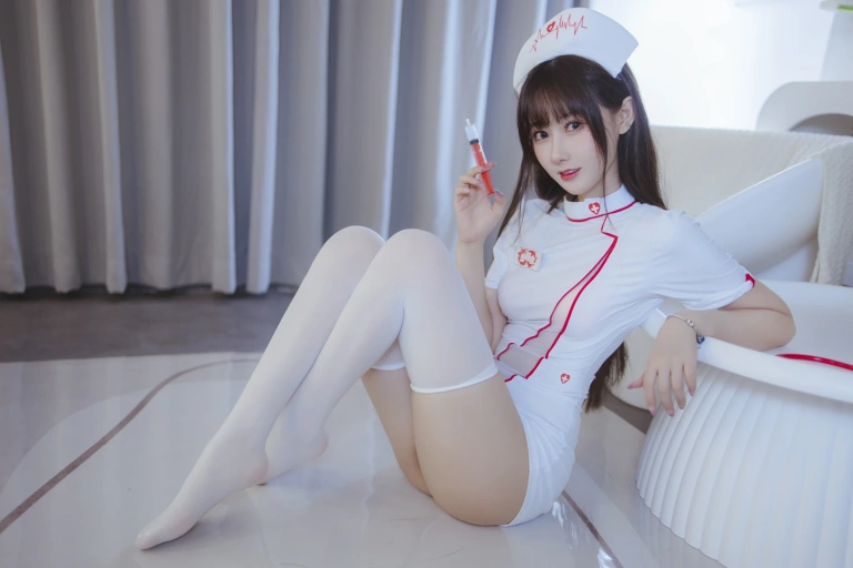 羽生三未《护士》主题写真：32张全套美图