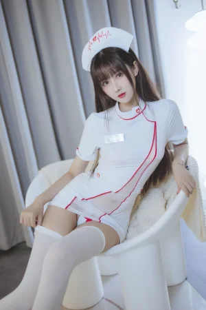 羽生三未《护士》主题写真：32张全套美图