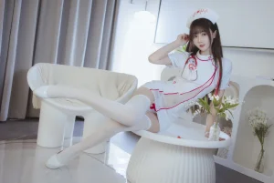 羽生三未《护士》主题写真：32张全套美图