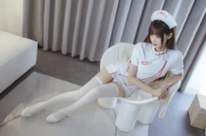 羽生三未《护士》主题写真：32张全套美图